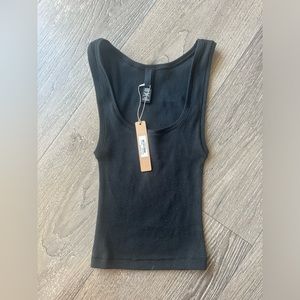 Skims ribbed tank (cropped) size xxs color soot NWT